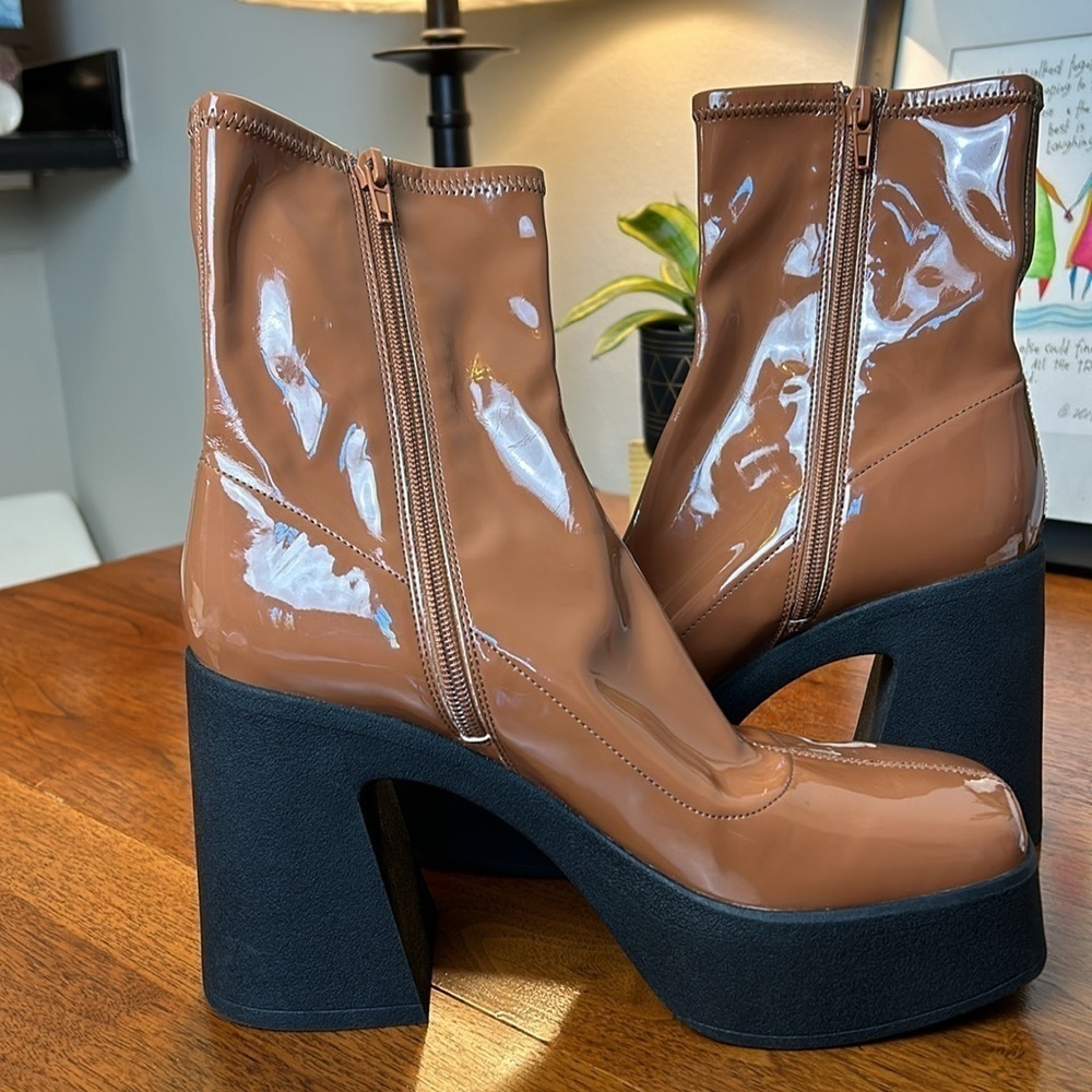 KATY PERRY Heightten Stretch Bootie Patent Platform Zip Chunky Butterscotch 9M - Picture 13 of 13